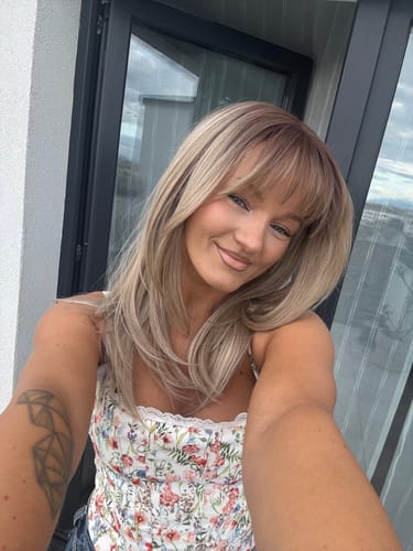 Customer photo review of JBEXTENSION 20 Inches Scalpiana Blonde with Dark Root Wolf Cut 3.5X4 Hard Silky Top Natural Scalp Effect Wig With Bangs LILA GOLDEN BLONDE