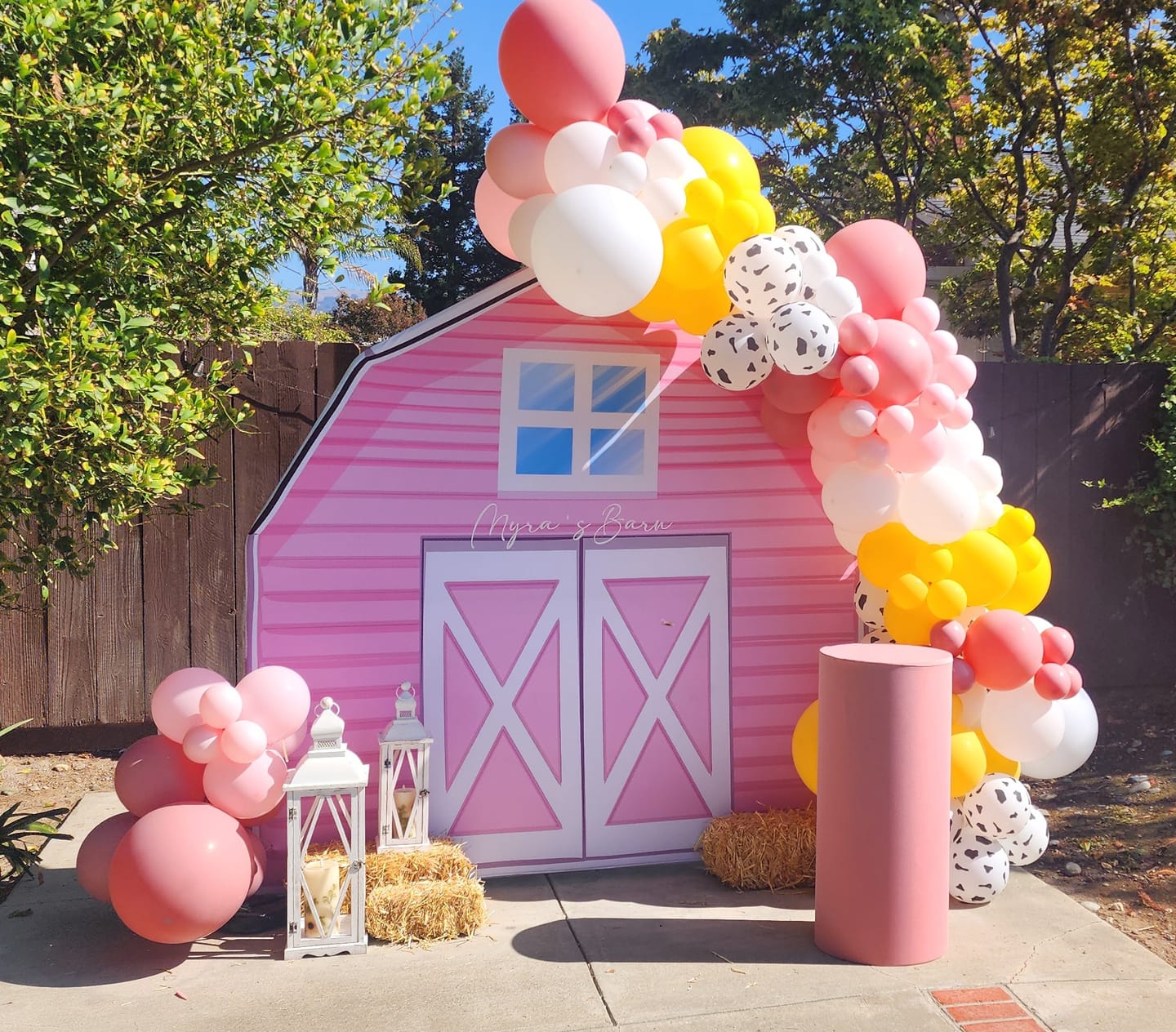 Customer photo review of 7x7ft Farm House Barn Arch Backdrop Wall Stand For Birthday Baby Shower Party Decoration