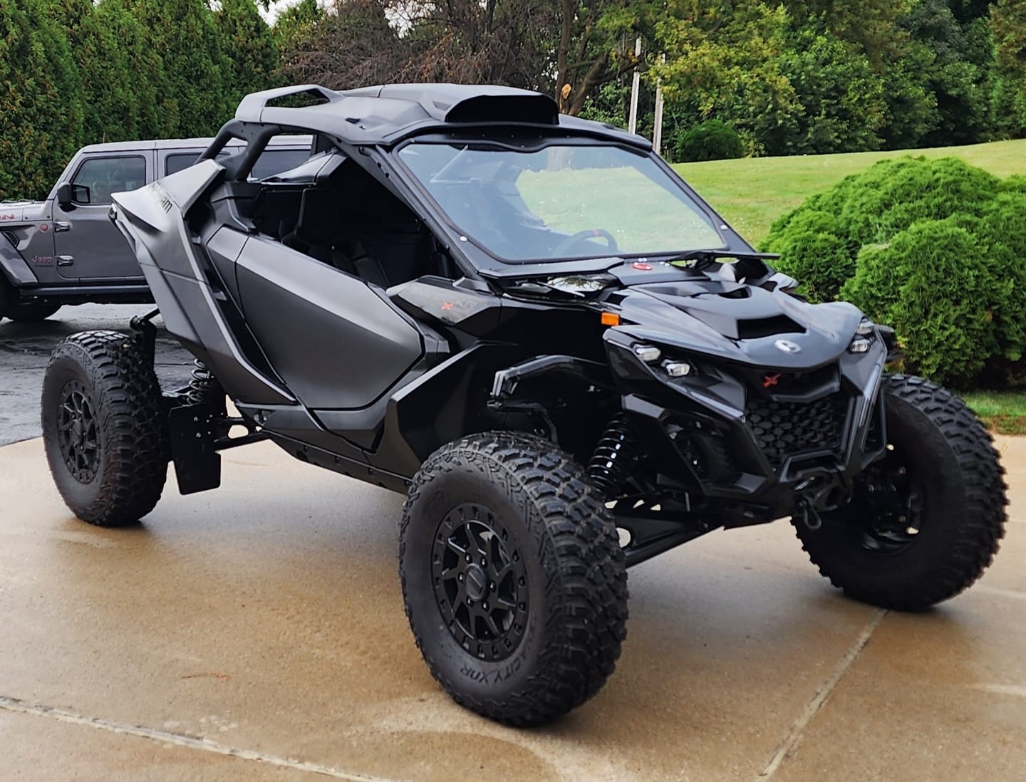 Customer photo review of Can-Am Maverick R Cold Air Roof Scoop