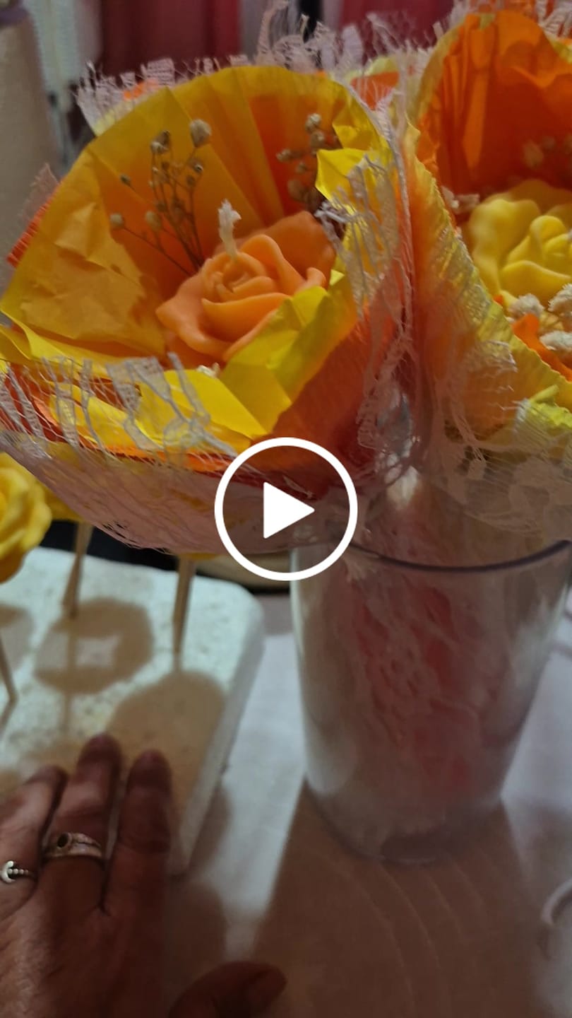 Customer video review of Colorante líquido para velas AMARILLO