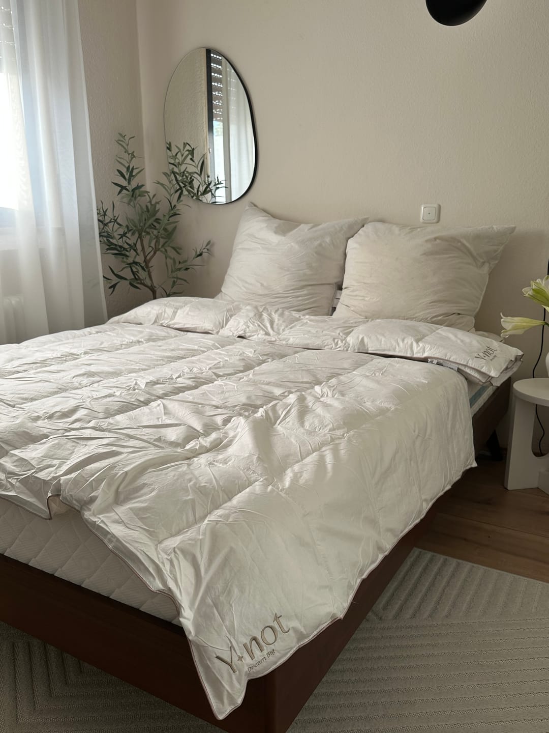 Customer photo review of Dekbed Zonder Overtrek Luxe Donsveren Pearl White met Taupe bies