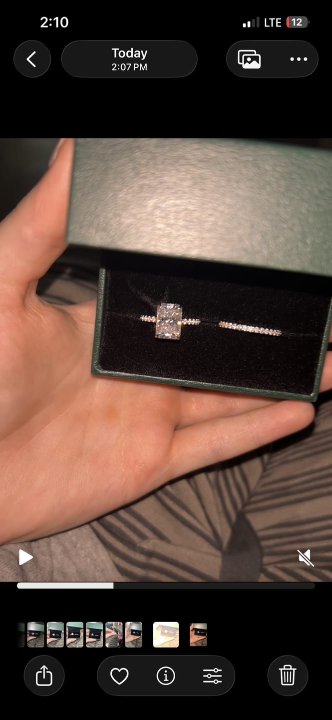 Customer photo review of S925 Moissanite 3.5 Ct Radiant Cut White Gold/Yellow Gold/Rose Gold Wedding Ring For Women