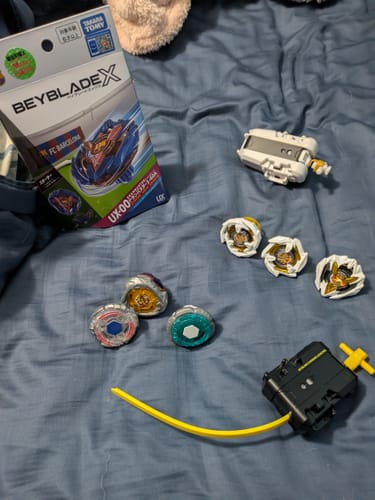 Customer photo review of Takara Tomy Beyblade X BX-00 Lightning L-Drago 1-60F (Random Booster)