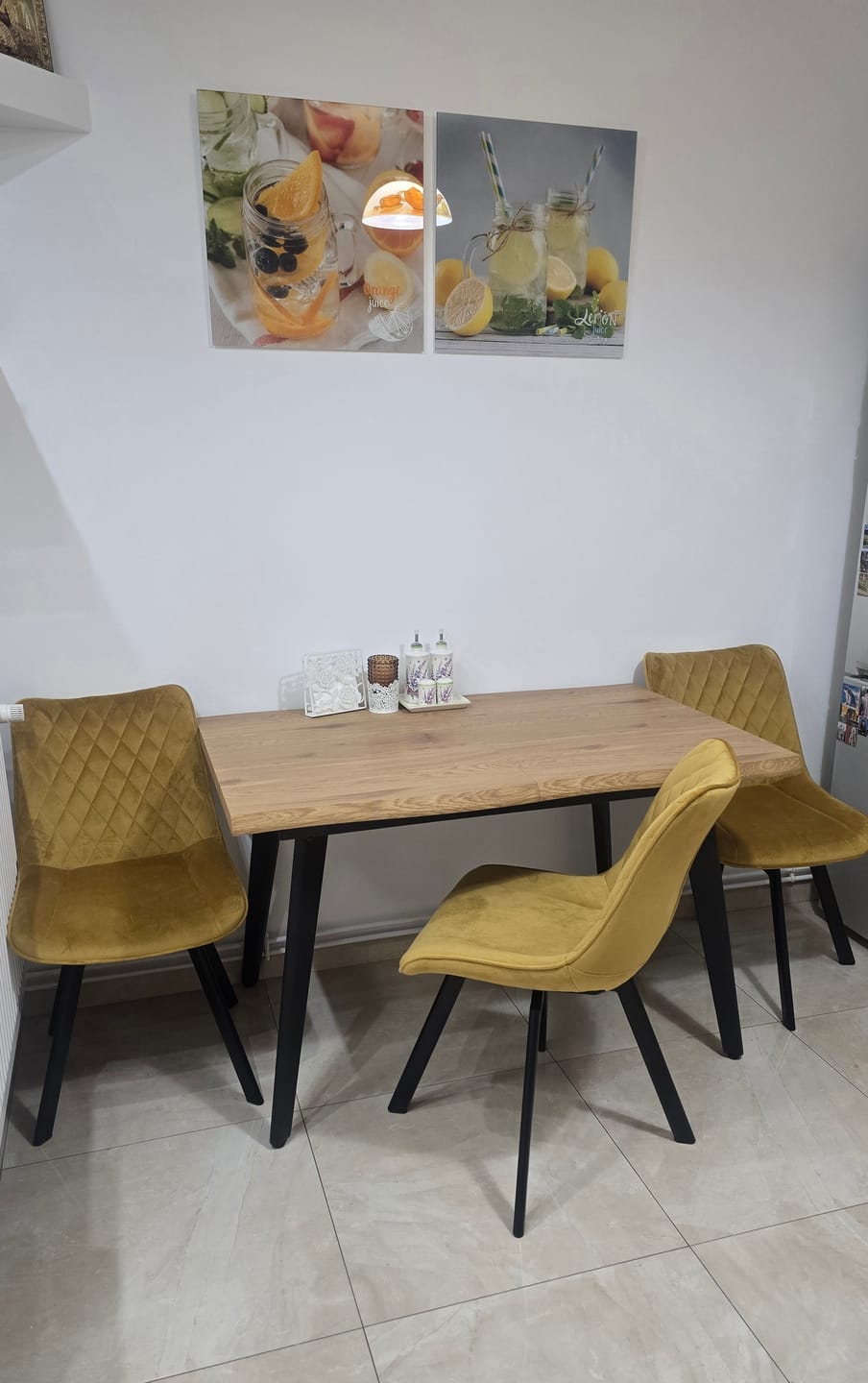 Customer photo review of Scaun rotativ K520, galben mustar/negru, stofa catifelata/metal, 45x63x80 cm