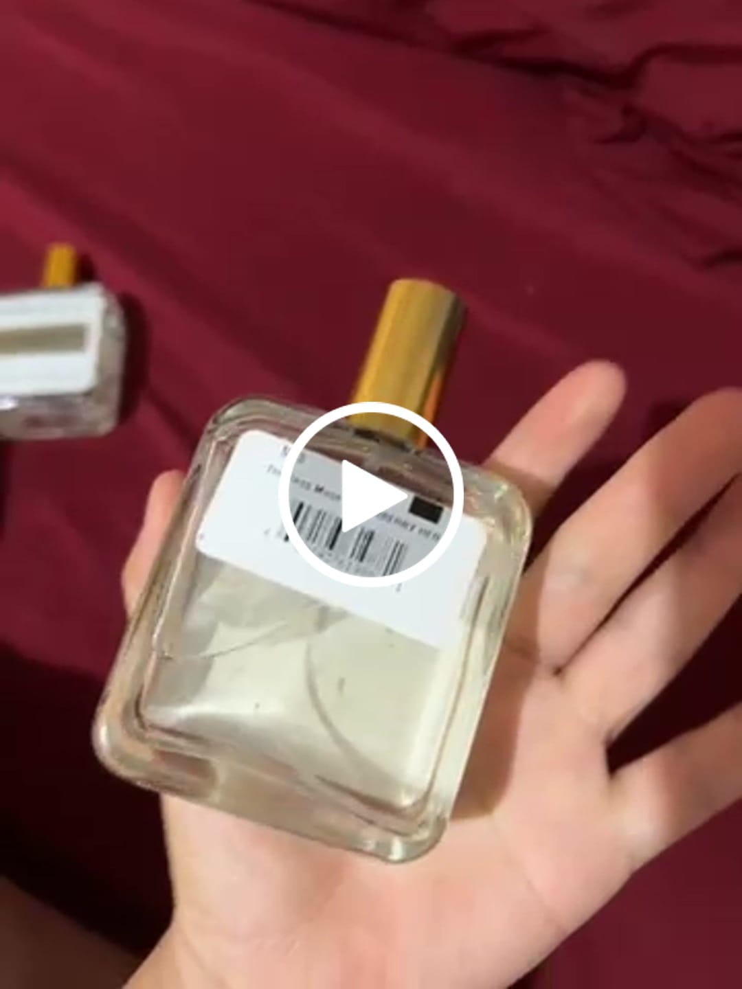 Customer video review of Timeless Muse - Inspirado en BURBERRY HER de BURBERRY 100ml-
