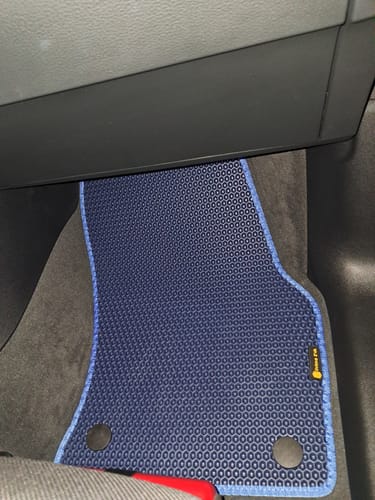 Marek M. review of Dywaniki samochodowe na zamówienie - Przód i tył image 1 out of 5