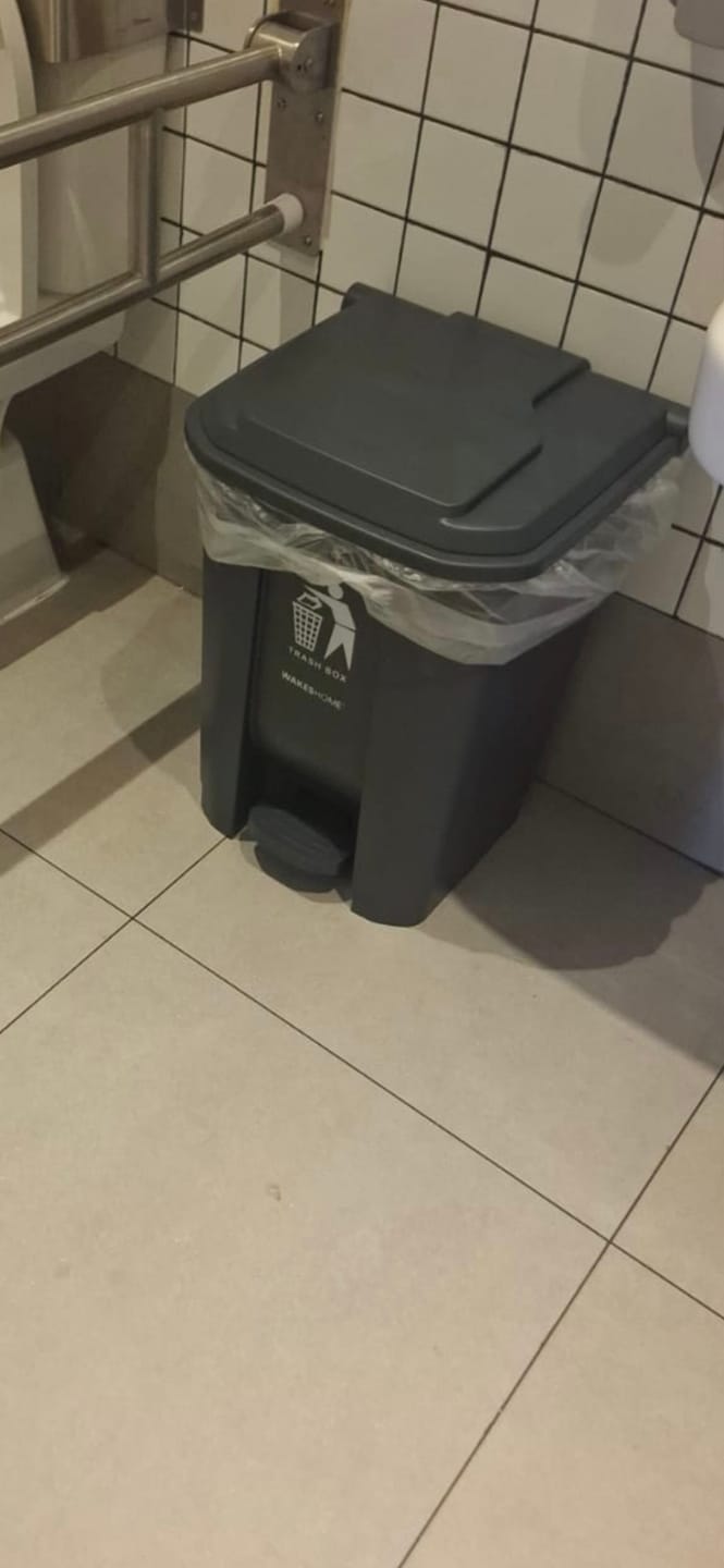 Customer photo review of Basurero Contenedor De Basura 30 50 80 Litros Cubo De Basura