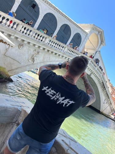 Customer photo review of Shirt - Heimatliebe - Black