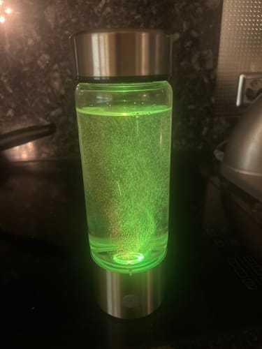 Customer photo review of Die verbesserte Wasserstoff Wasserflasche ''HydroVive 2.0'' - Von Ärzten geprüft und empfohlen