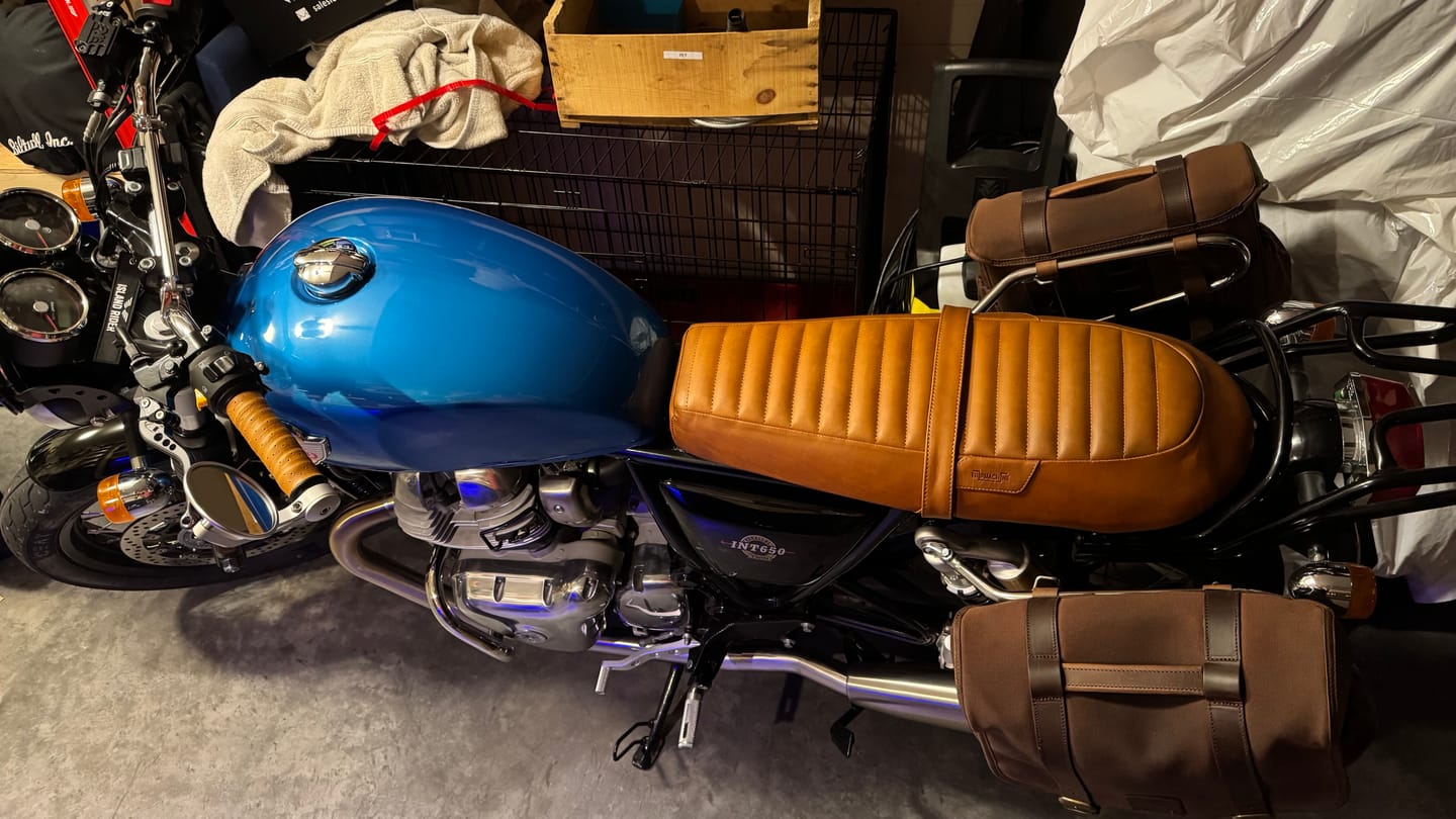 Customer photo review of touring leather seat crafted to fit royal enfield interceptor 650 / gt 650