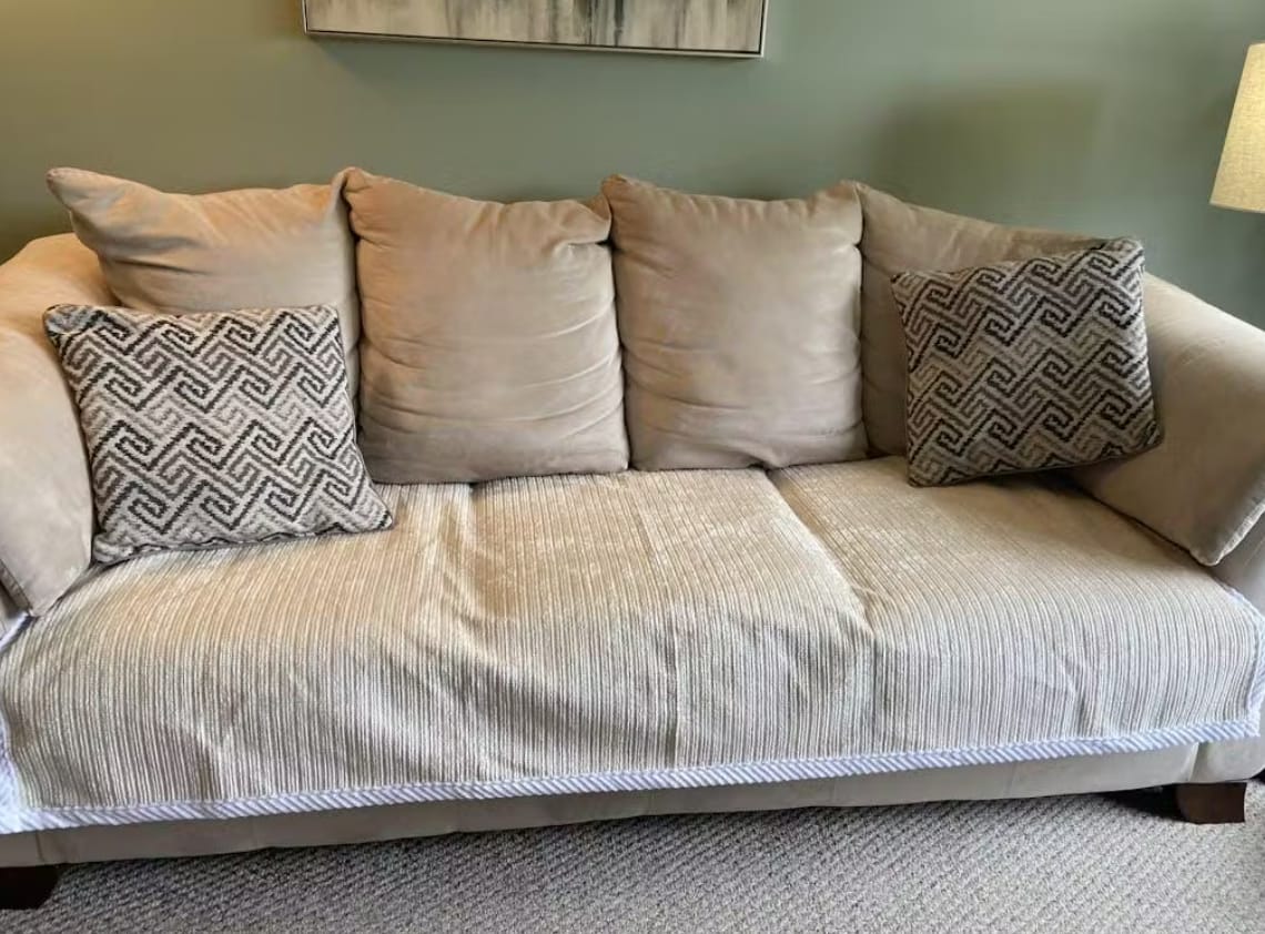 Customer photo review of StayCover - Antislip Beschermende Bankhoes