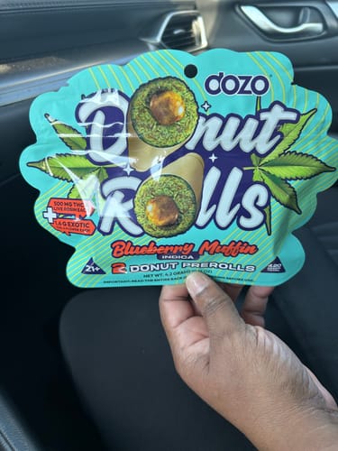 Customer photo review of Dozo Donut Prerolls 6 grams (3ct)