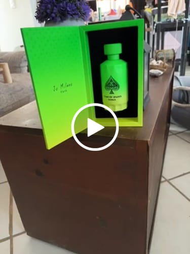 Reseña con vídeo de un cliente sobre Perfume Unisex Game Of Spade BONUS 100ml edp