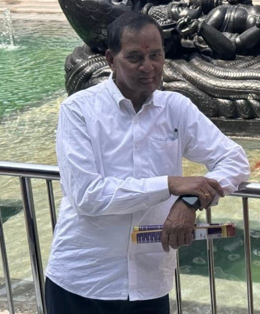 Customer photo review of Kingdom - 100% Cotton Dobby Formal White Shirt Pack of 2 Combo For Men | Uathayam