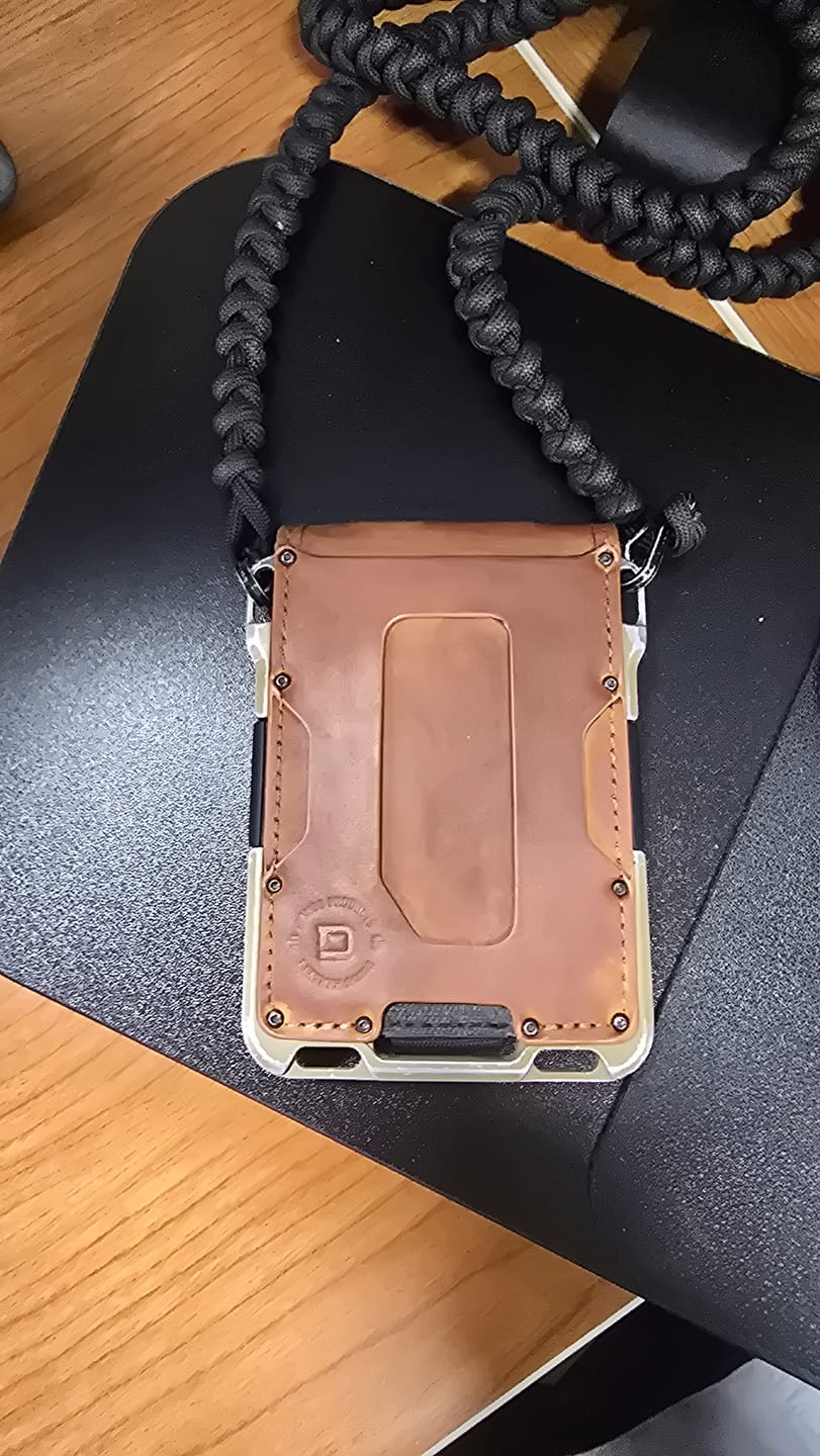 Customer photo review of M1 MAVERICK™ 4 POCKET BIFOLD LEATHER