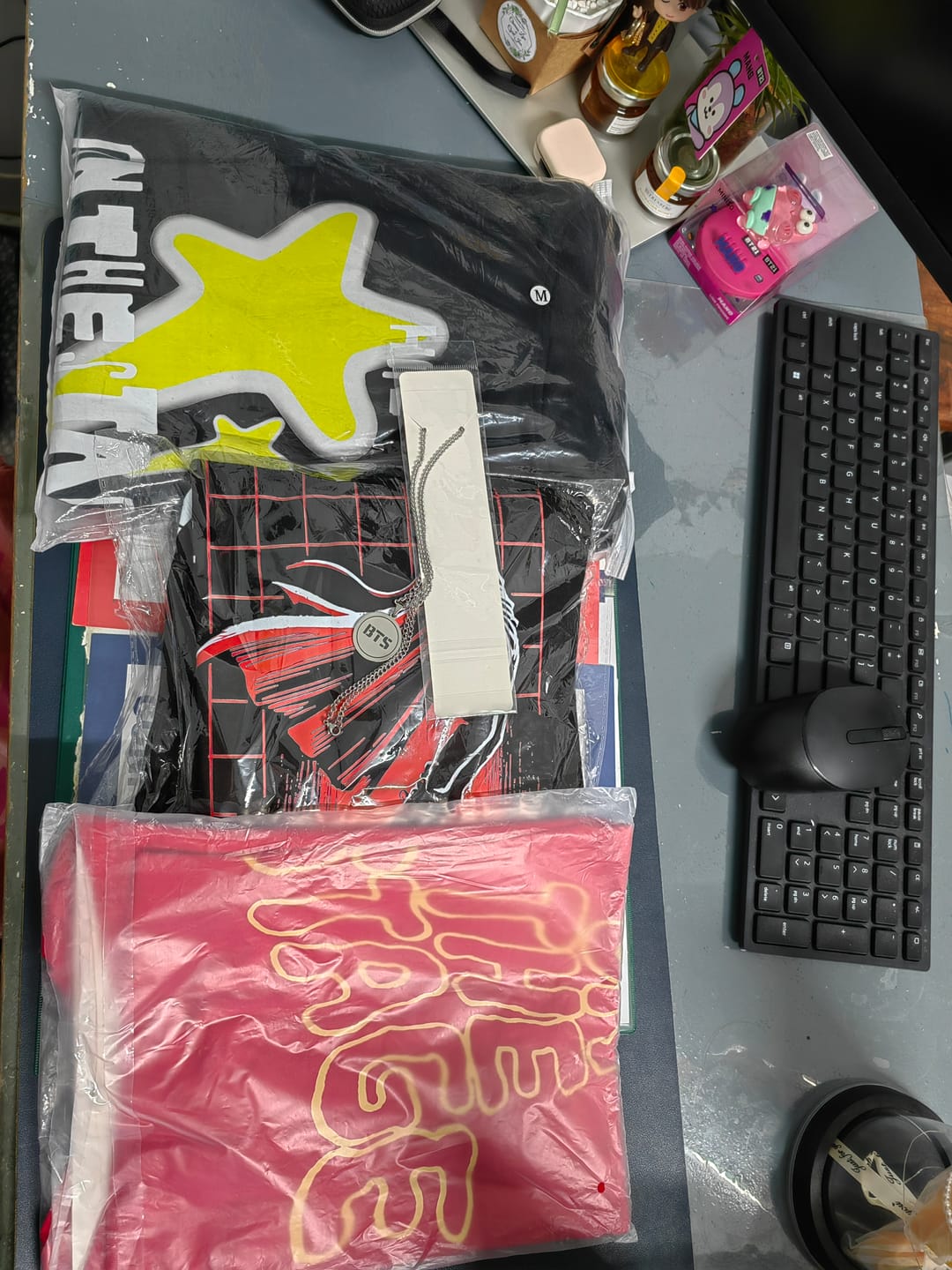 Customer photo review of KPOP HopeOnTheStage Short-sleeved T-shirt