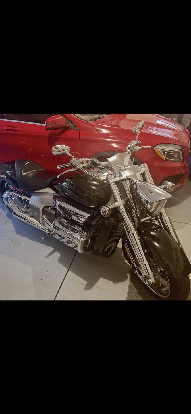 Customer photo review of Never Underestimate An Old Man With His Motorcycle - Personalized Biker Whiskey Glass