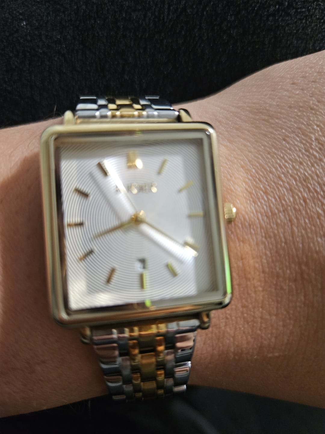 Customer photo review of Olivia Gold Black