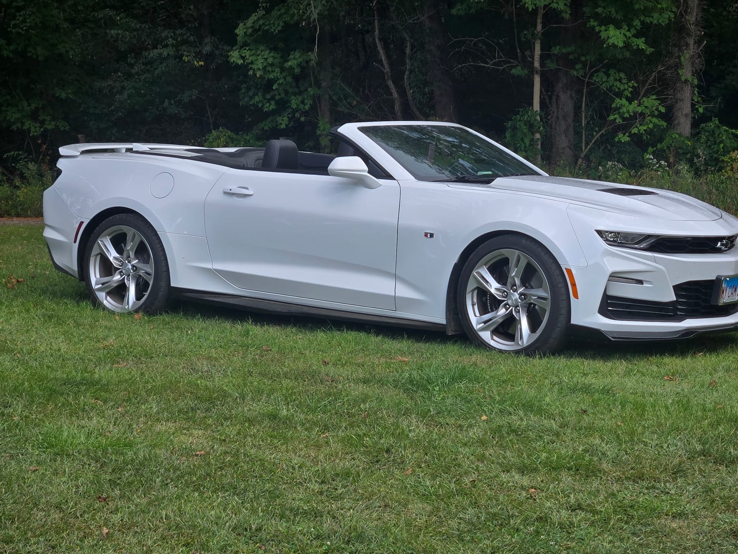Customer photo review of 6th Gen Camaro ZL1 Conversion Side Skirts