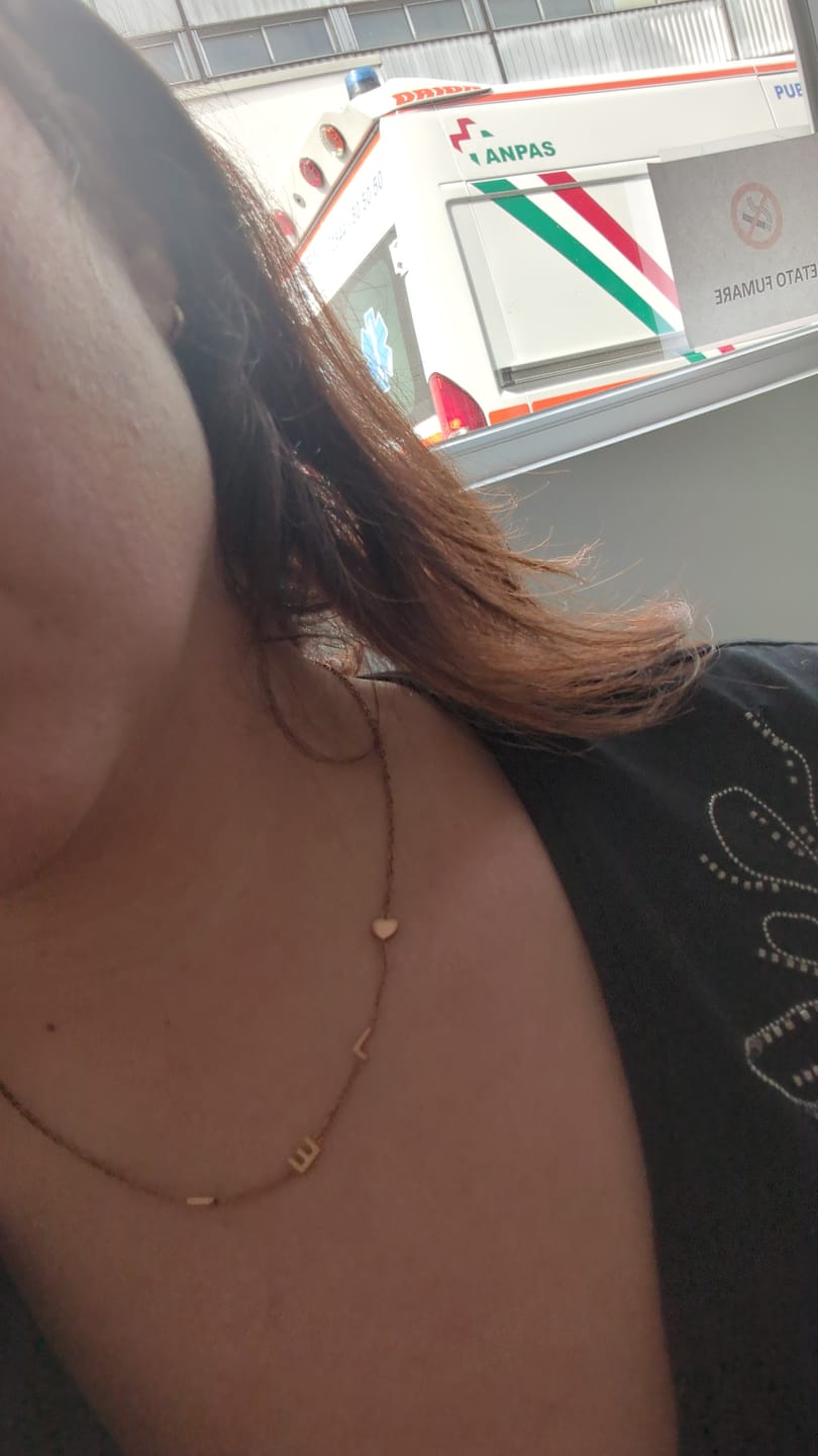Customer photo review of Collana Personalizzata con Iniziali Laterali