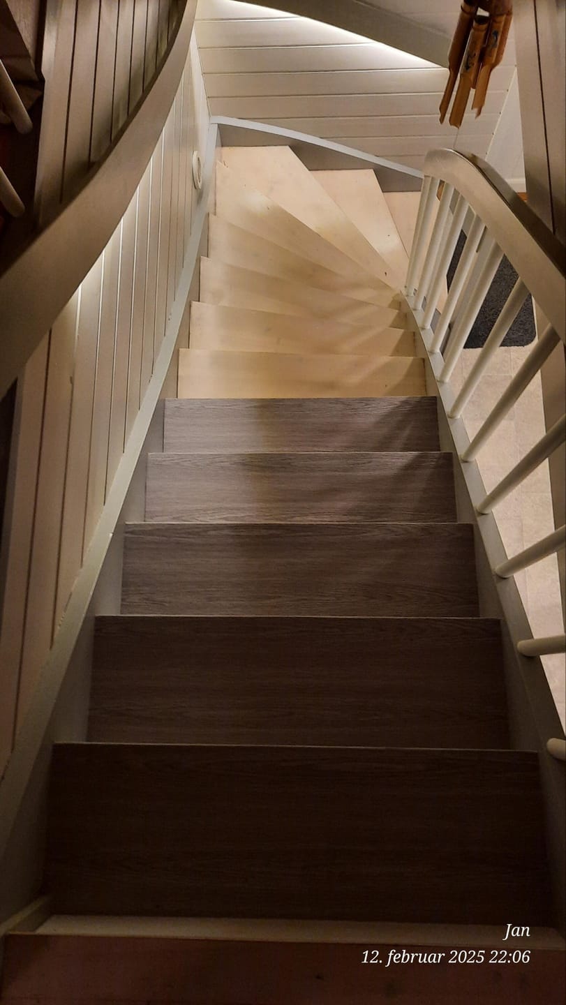 Customer photo review of Premium Manchester pine kontaktplast