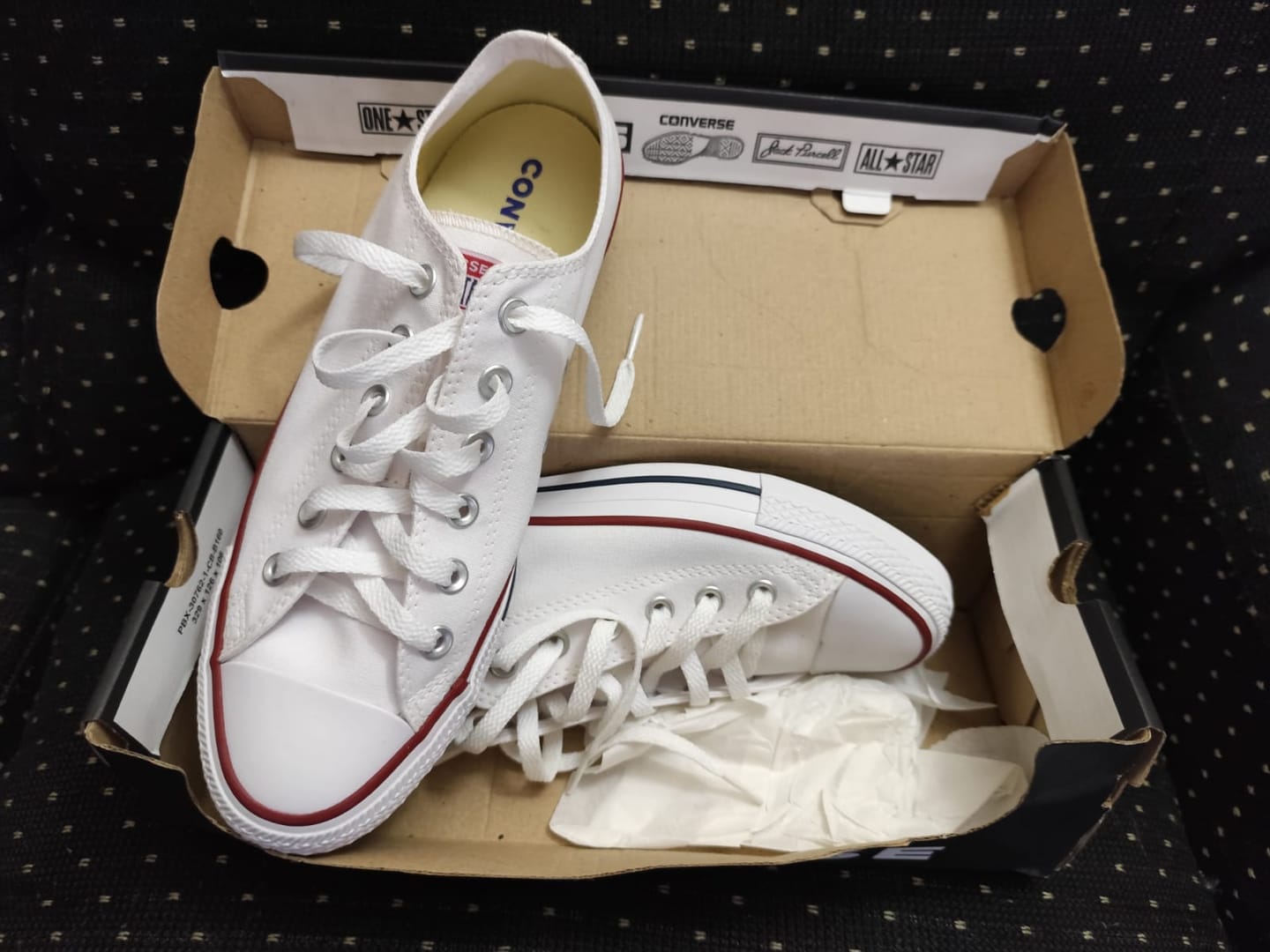 Customer photo review of Zapatilla Converse Chuck Taylor Classic Hombre Blanco