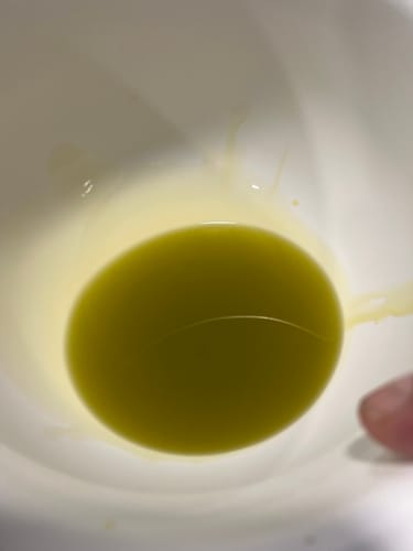 Customer photo review of Rinawi Extra Virgin Olive Oil 18L Tin Can - Free Shipping to Canada & USA