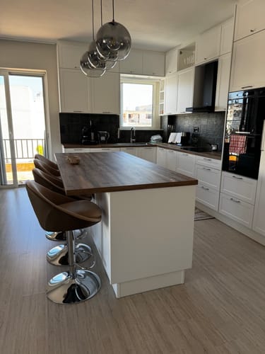 Customer photo review of Σκαμπό για Πάσο Κουζίνας Σετ 2 τεμ Κάθισμα Μπαρ Πλενόμενο Ύφασμα με Φερμουάρ Ρυθμιζόμενο Ύψος 60-74 εκ Μεγάλη Βάση Διάφορα Χρώματα B34-LJB110W01