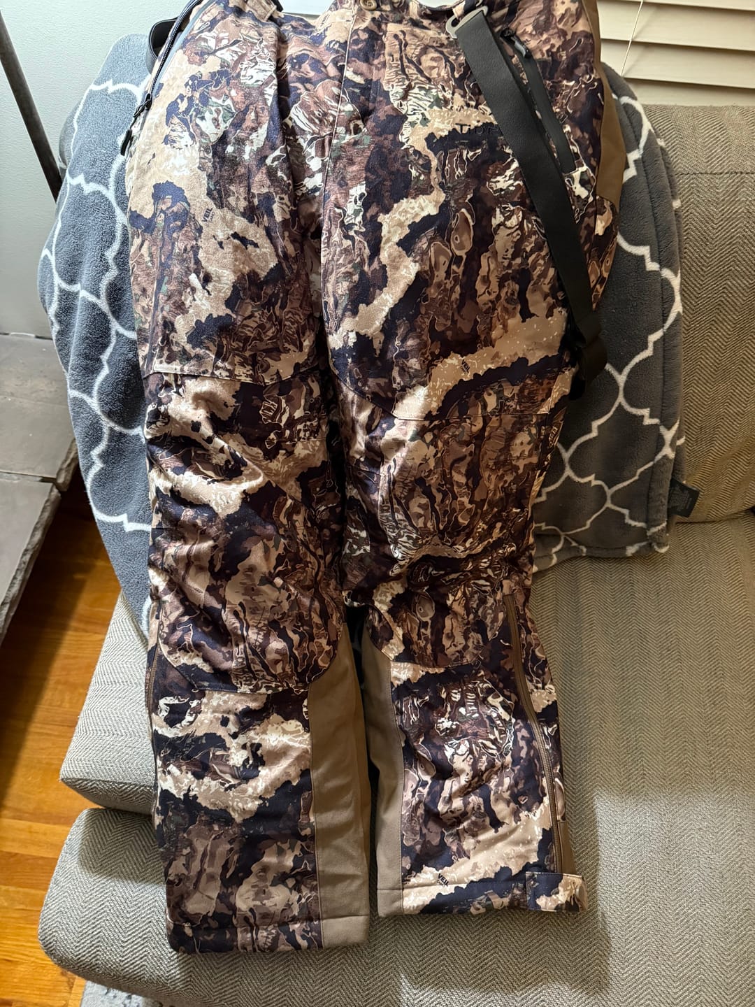 Customer photo review of Altus Whitetail Ultra Silent Hunting Suit Men's Water Resistant Hunting Clothes