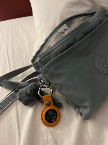 Customer photo review of Silicone & Leather Tag (4-Pack)