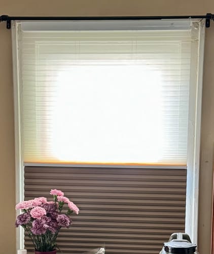 Customer photo review of SmartWings Motorized Blackout And Light Filtering Day/Night Cellular Shades Nowa