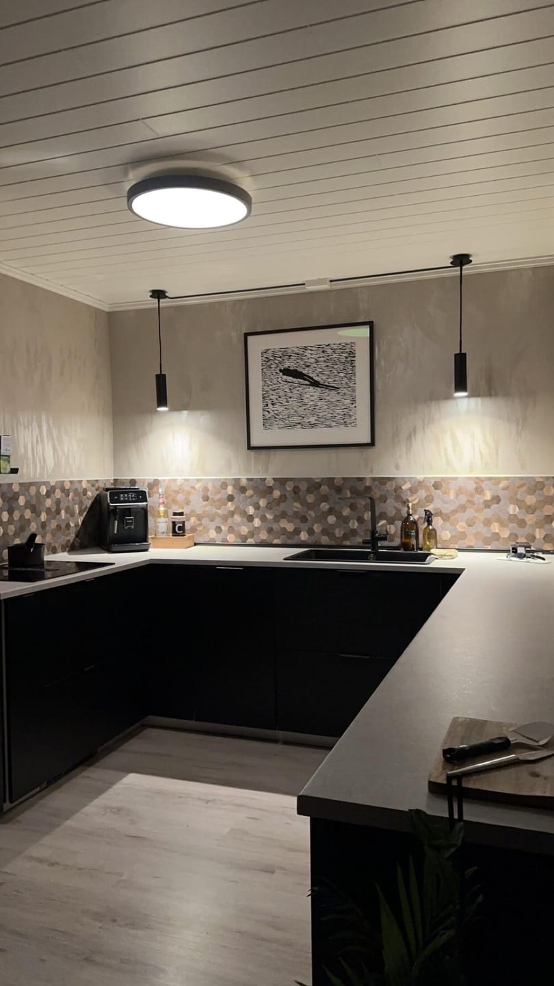 Customer photo review of Mocca hexagon selvklebende veggfliser