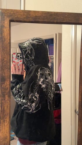 Customer photo review of Deathblade Oversized pullover hoodie [VOID BLACK]