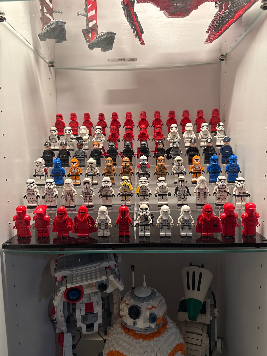 Customer photo review of Display Case for LEGO® 72 minifigures fits 1/2 IKEA Billy