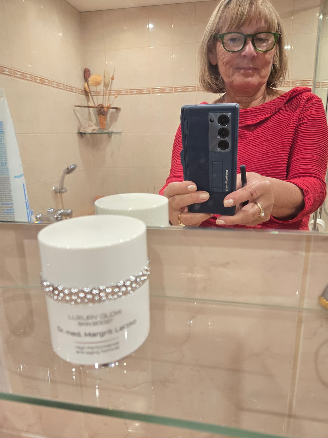 Customer photo review of Luxury Glow AntiAging-Creme