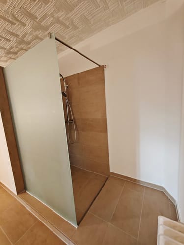Customer photo review of SONNI Walk In Dusche Duschabtrennung Duschwand Nano Vollsatiniert ESG-Glas Glasstärke 8/10mm Breite 80-160cm