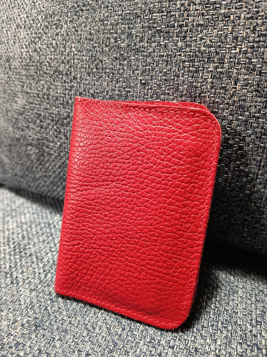 Customer photo review of Billetera & tarjetero modelo TERESA graneado Rojo