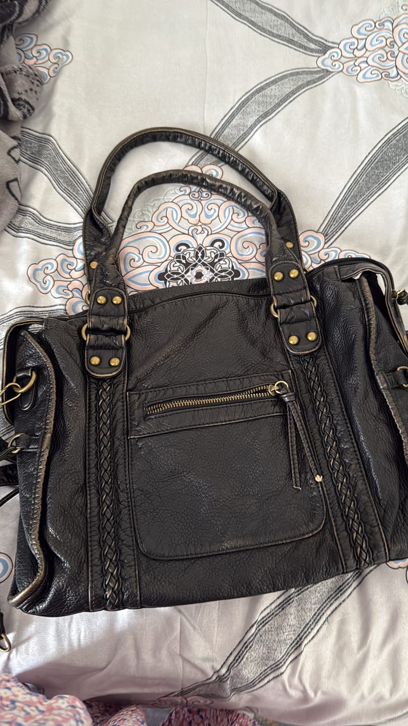 Customer photo review of Arabell Black Shoulder Bag for Women in High-Quality Vegan Leather, Stylish & Versatile