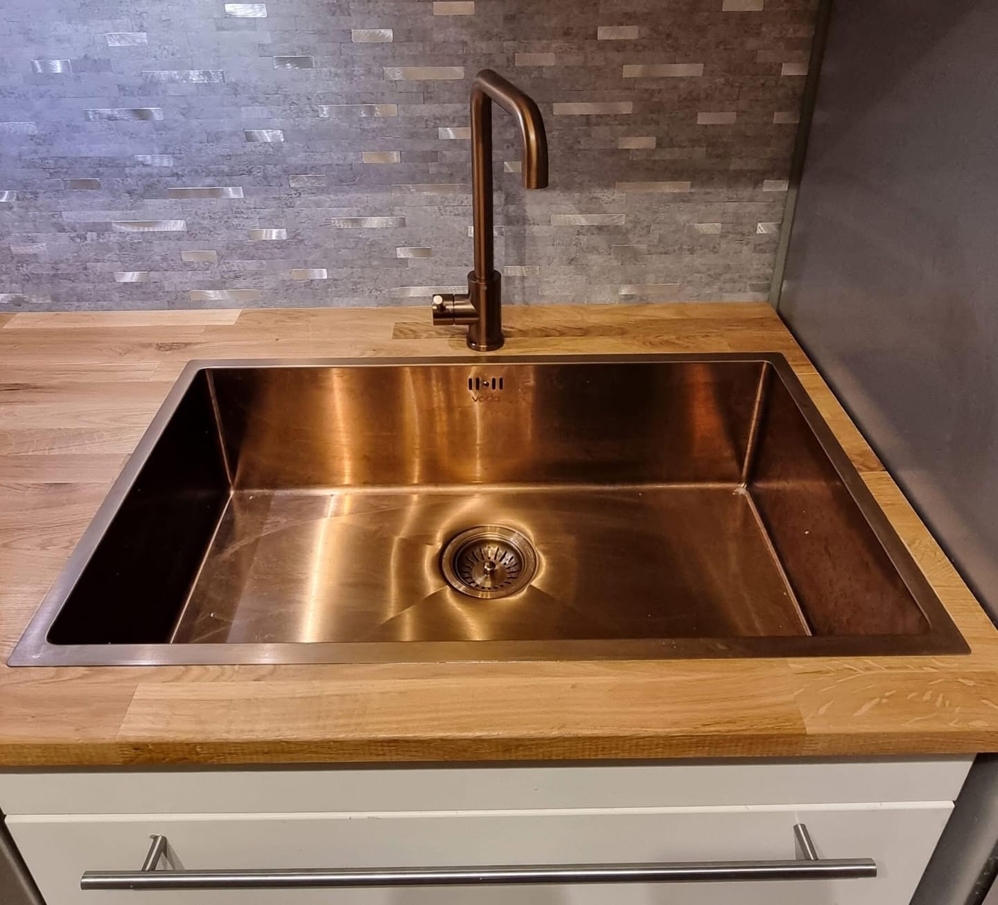 Customer photo review of Stein lys grå selvklebende veggfliser
