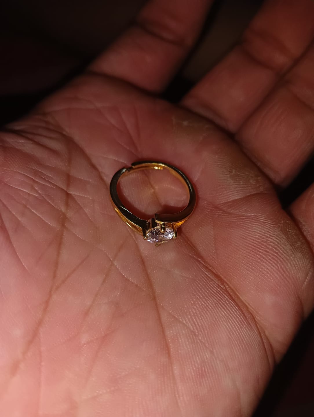 Customer photo review of Anushka Sharma Golden Gleam Dream Ring