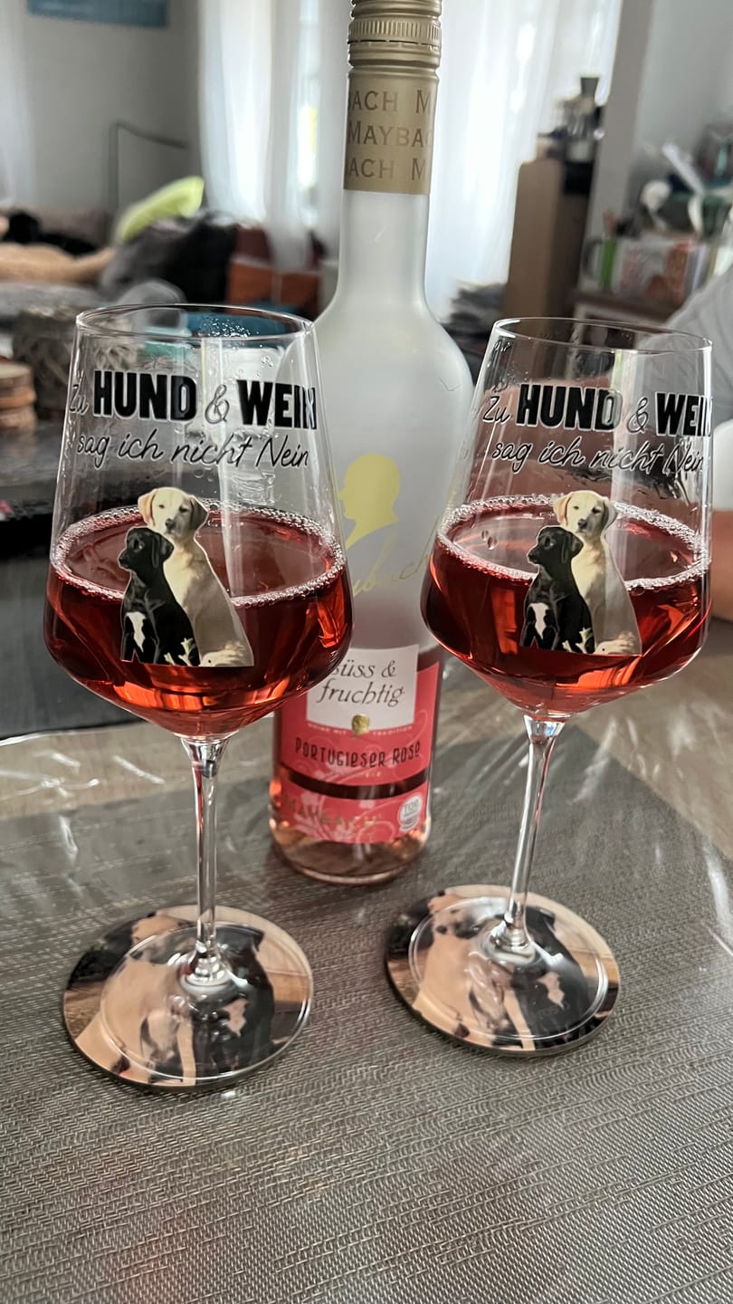 Customer photo review of Zu Hund und Wein sag ich nicht nein - Individuelles Weinglas