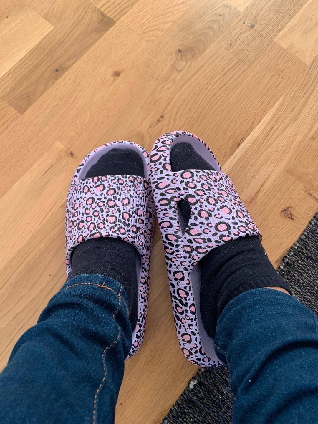 Customer photo review of HappyFlops Limited Editions
