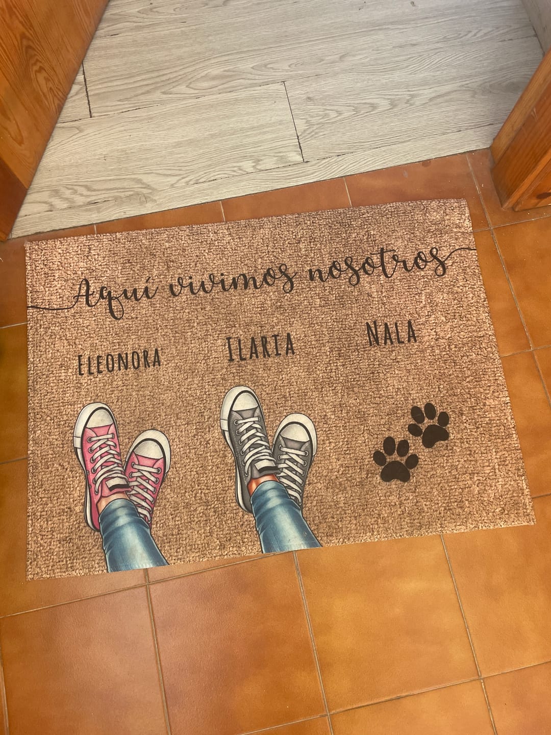 Customer photo review of Zapatos y patas - Felpudo personalizado