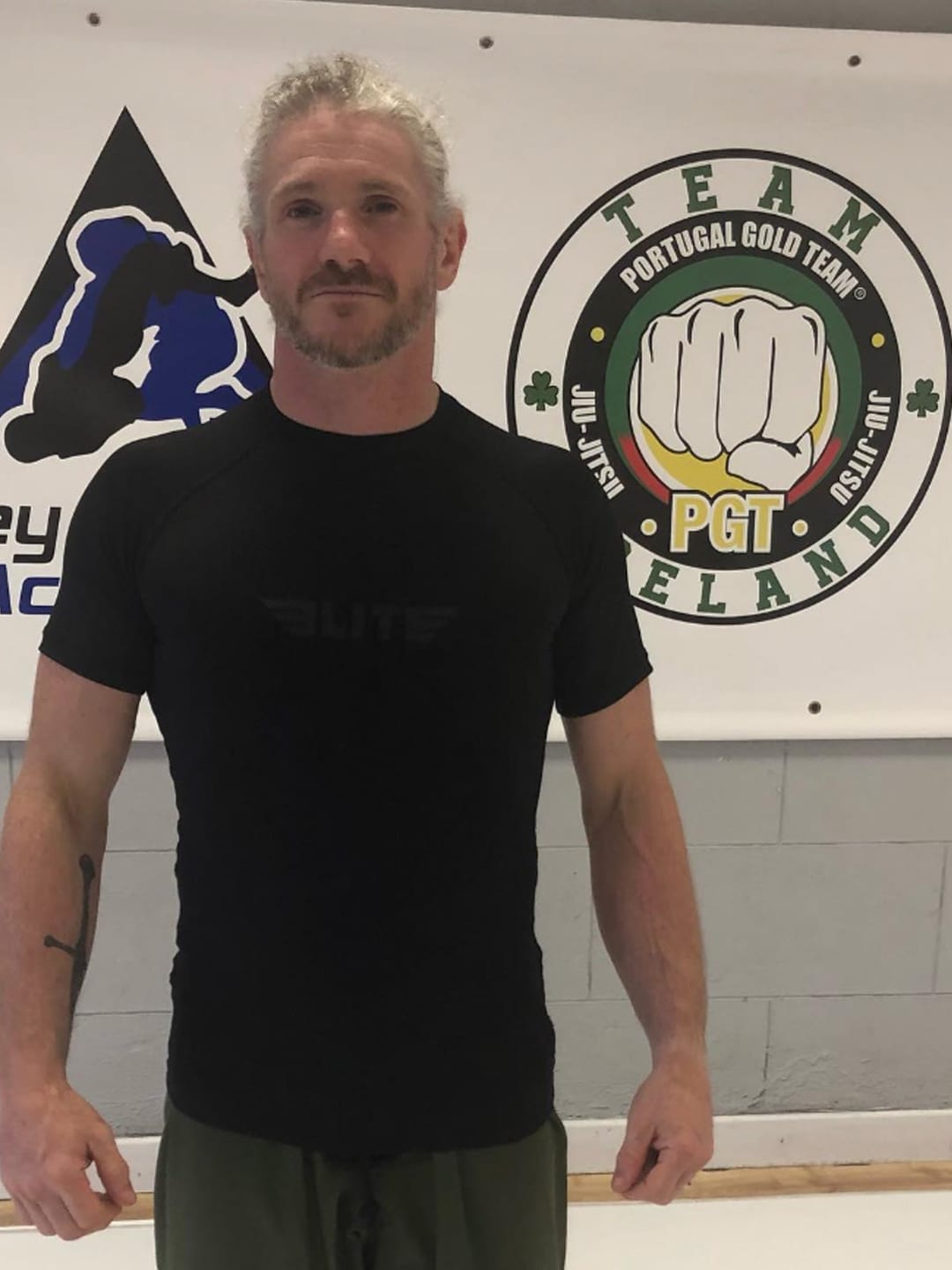 Customer photo review of Standard Black Short Sleeve No-Gi Mens BJJ Rash Guard - (Pack of 3)