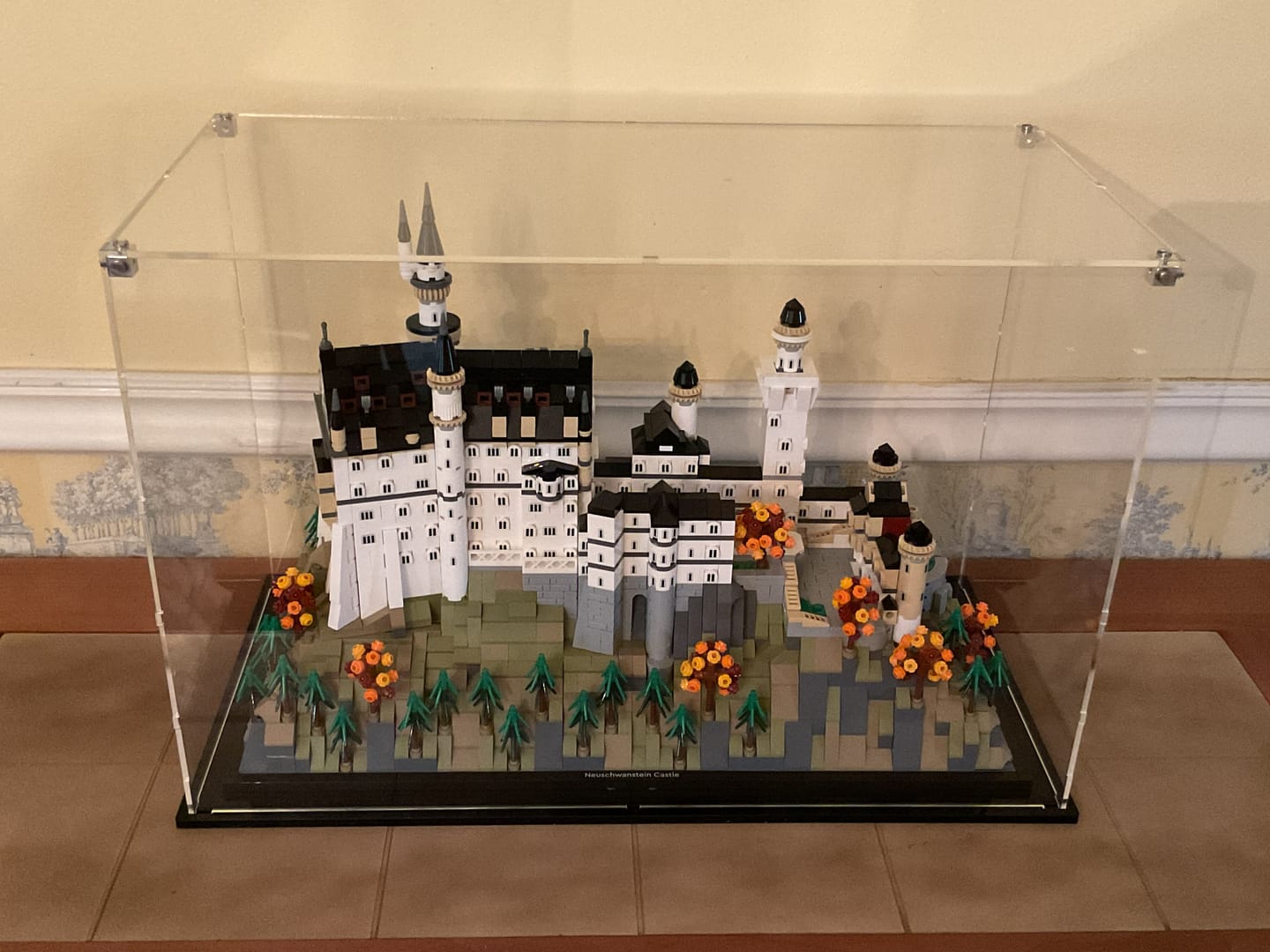 Customer photo review of Display Case for LEGO® 21063 Architecture Neuschwanstein Castle