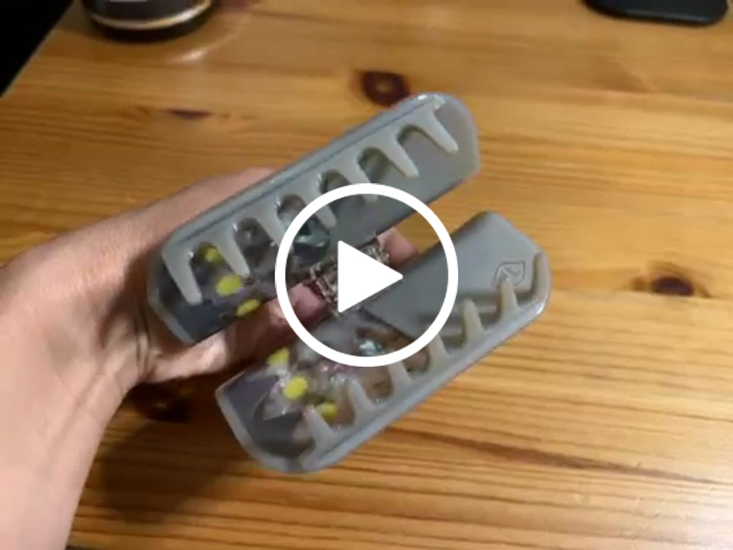 Customer video review of Large Tinned Fish Hair Claw Clip
