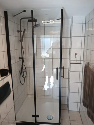 Customer photo review of Sonni Eckeinstieg Duschkabine Schwarzes Pendeltür Dusche 195cm HöHe Mit PendeltüRen Pendeltür 6mm Nano Esg-Glas Scharniertür Duschabtrennung Ohne Rahmen