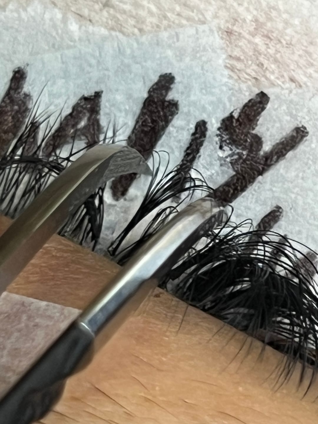 Customer photo review of Noir Fiber Tweezer Kit
