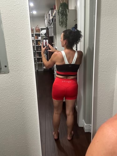 Customer photo review of BOLD 4.5" Performance Short