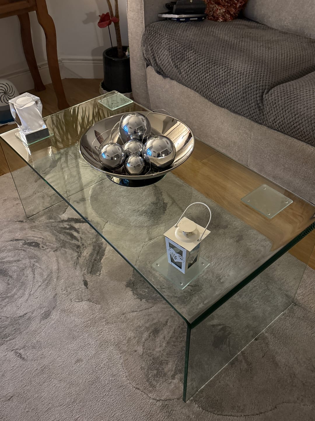 Customer photo review of Amalfi Bent Glass Coffee Table